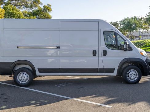 Used 2023 RAM ProMaster 2500 image 3