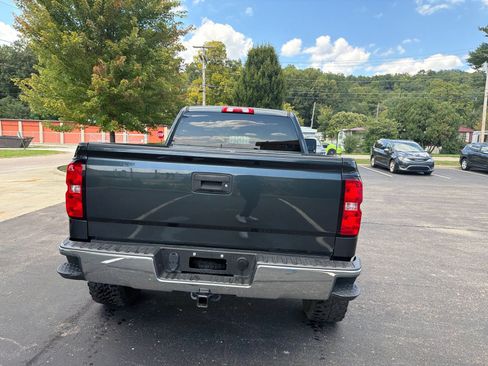Used 2019 Chevrolet Silverado 1500 LT AWD/4WD image 4