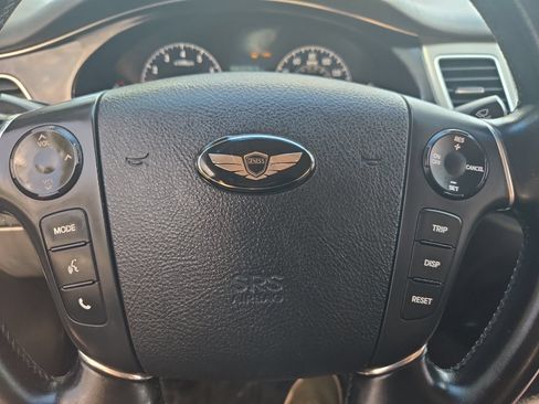 Used 2012 Hyundai Genesis 3.8 RWD image 18