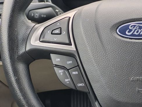 Used 2020 Ford Fusion SE FWD image 23