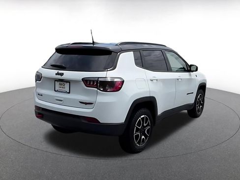 Used 2025 Jeep Compass Trailhawk AWD/4WD image 12
