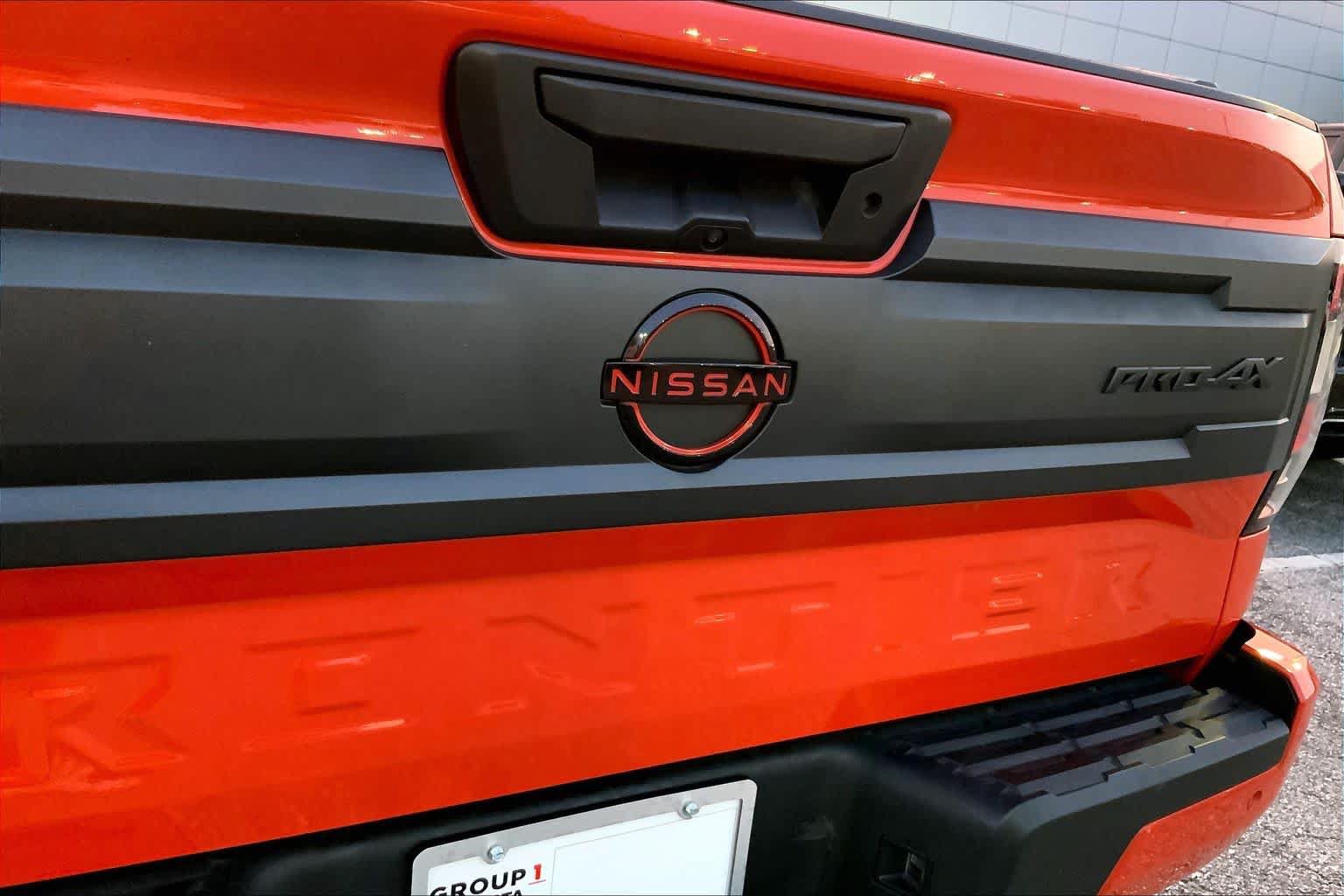 Used 2025 Nissan Frontier PRO-4X AWD/4WD image 9