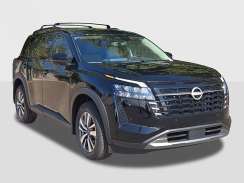 New 2026 Nissan Pathfinder SL FWD image 3
