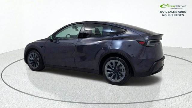 Used 2026 Tesla Model Y AWD image 5
