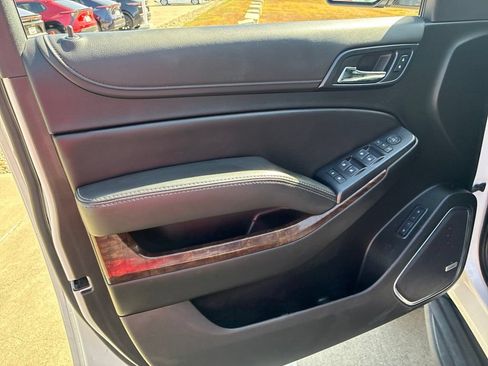 Used 2019 Chevrolet Suburban LT w/ Texas Edition Package RWD image 8