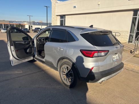 Used 2020 Ford Escape SEL image 2