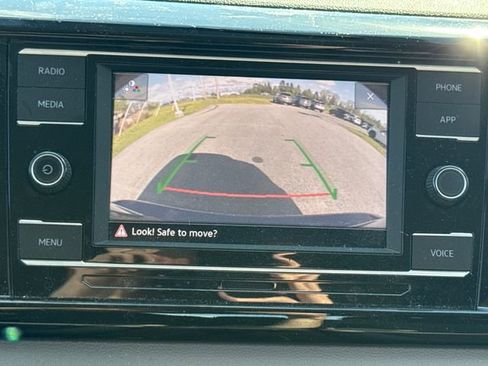 Used 2022 Volkswagen Taos S image 28