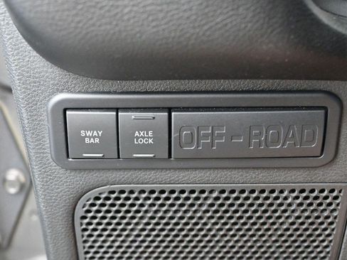 Used 2017 Jeep Wrangler Unlimited Rubicon w/ Connectivity Group AWD/4WD image 25