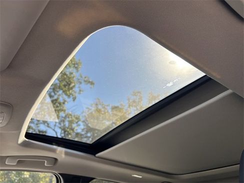 New 2025 Nissan Ariya FWD image 16