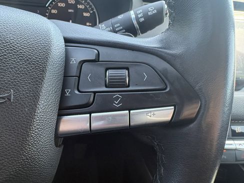 Used 2020 Cadillac XT4 Premium Luxury FWD image 16