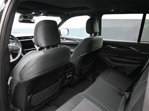 New 2025 Jeep Grand Cherokee Laredo X image 17