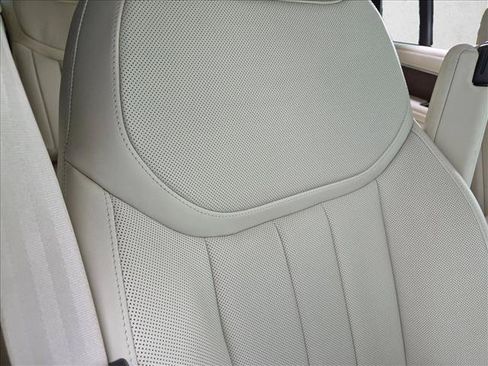 Used 2024 Land Rover Range Rover SE AWD/4WD image 19
