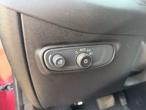 Used 2019 Chevrolet Equinox LT w/ Sun & Navigation Package image 19