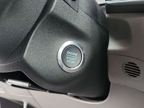 New 2026 Ford Transit 250 148 Medium Roof image 32