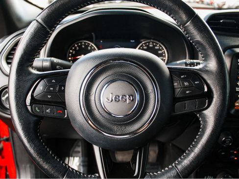 Used 2021 Jeep Renegade Latitude AWD/4WD image 12