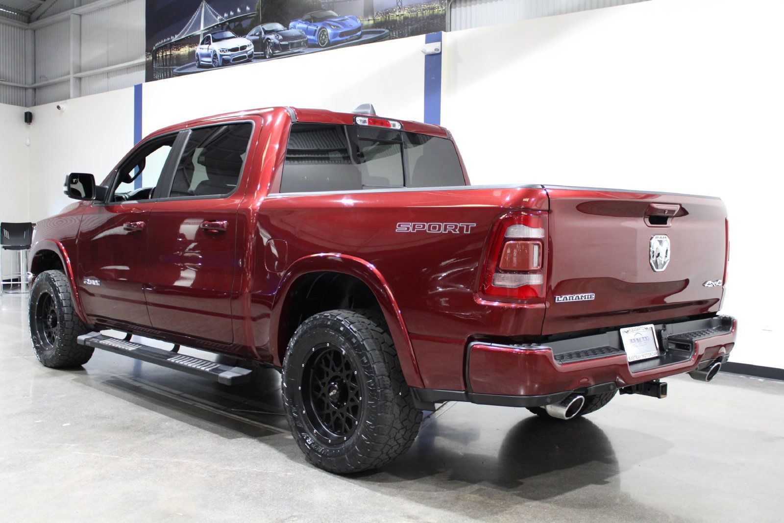 Used 2020 RAM 1500 Laramie w/ Sport Appearance Package AWD/4WD image 9
