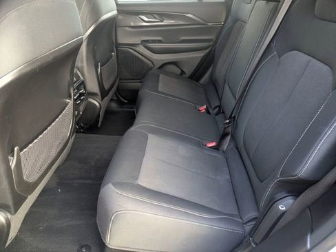 Certified 2023 Jeep Grand Cherokee Laredo AWD/4WD image 29