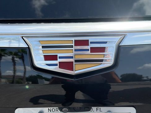 Used 2024 Cadillac Escalade Premium Luxury AWD/4WD image 11