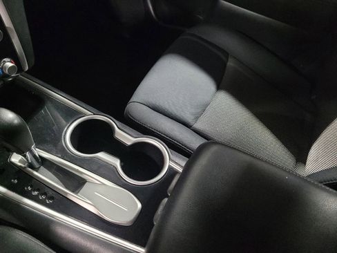 Used 2019 Nissan Pathfinder SV image 26