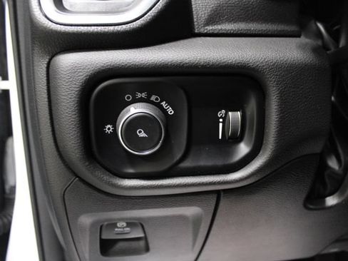 Used 2024 RAM 1500 Laramie AWD/4WD image 41