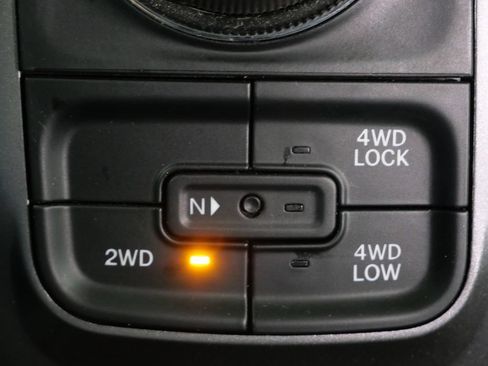 Used 2024 RAM 1500 Classic SLT AWD/4WD image 22