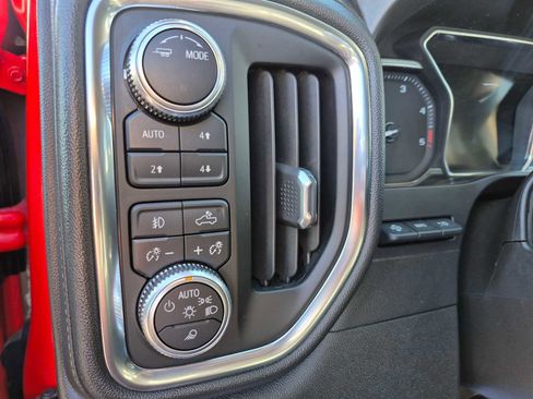 Used 2020 GMC Sierra 2500 SLT w/ Technology Package image 18