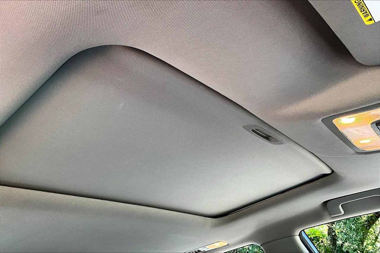 Used 2016 Toyota Highlander XLE FWD image 28