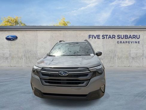 Used 2025 Subaru Forester Premium w/ Convenience Package #2 AWD/4WD image 3