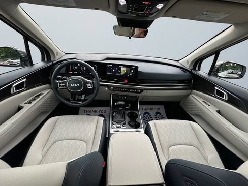 Certified 2026 Kia Carnival SX w/ SX Dark Edition Package FWD image 10