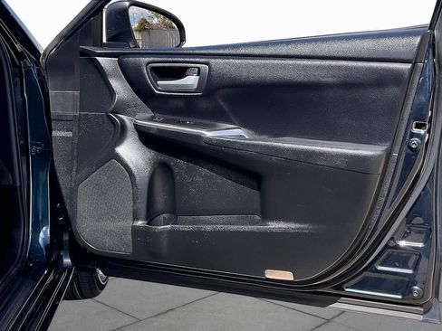 Used 2017 Toyota Camry LE FWD image 18