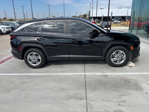 Used 2025 Hyundai Tucson SE FWD image 4