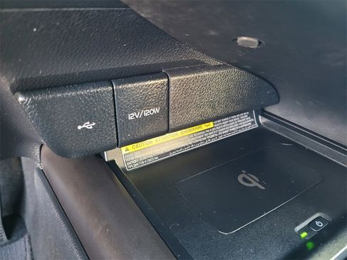 Used 2021 Toyota Camry XLE image 15