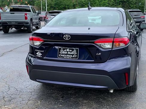 Used 2021 Toyota Corolla LE FWD image 4