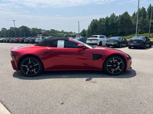 Used 2021 Aston Martin V8 Vantage Roadster RWD image 4