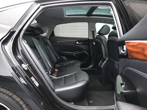 Used 2018 Kia Cadenza Technology image 11