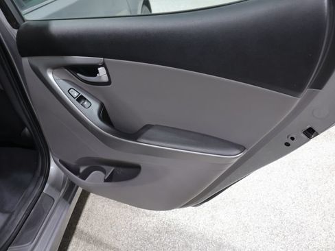 Used 2014 Hyundai Elantra Limited w/ Option Group 03 FWD image 22