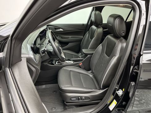 Certified 2025 Buick Encore GX Avenir w/ Avenir Technology Package AWD/4WD image 10