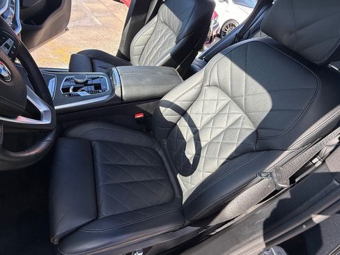 Used 2025 BMW X5 xDrive40i AWD/4WD image 28