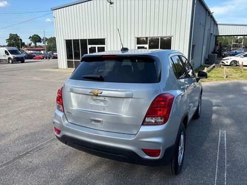 Used 2019 Chevrolet Trax LS FWD image 9