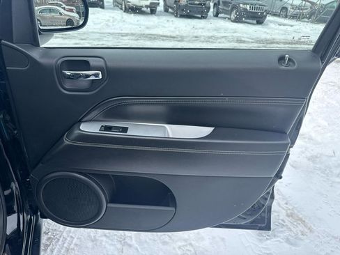 Used 2016 Jeep Compass High Altitude FWD image 18