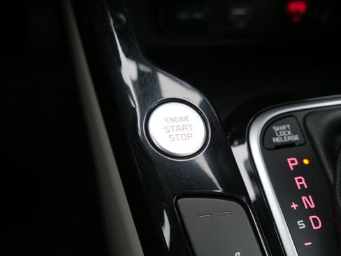 Used 2020 Kia Soul EX image 25