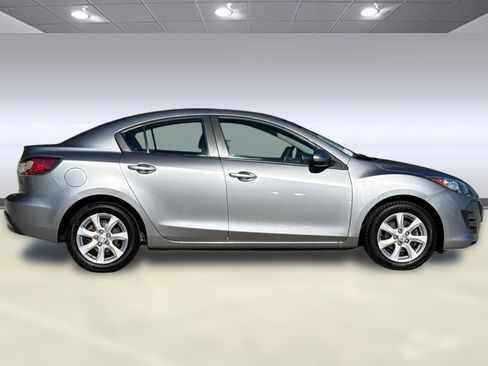 Used 2010 MAZDA MAZDA3 i Touring image 8
