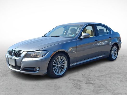 Used 2011 BMW 335i xDrive Sedan AWD/4WD image 3
