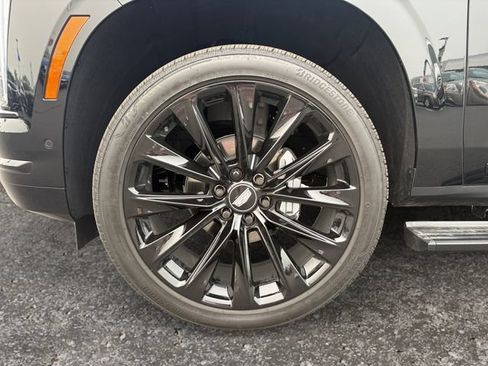 Used 2026 Cadillac Escalade Platinum Sport w/ LPO, ONYX Package AWD/4WD image 14