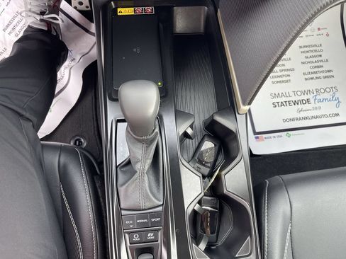 Used 2025 Toyota Camry SE AWD/4WD image 20