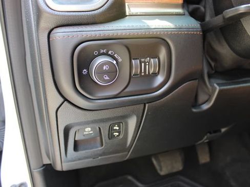 Used 2020 RAM 1500 Longhorn AWD/4WD image 18