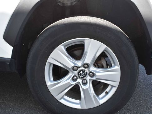 Used 2021 Toyota RAV4 XLE AWD/4WD image 20