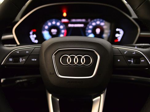 Used 2025 Audi Q5 Premium w/ Convenience Package AWD/4WD image 13
