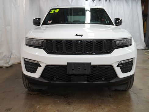 Used 2024 Jeep Grand Cherokee Limited w/ Luxury Tech Group II AWD/4WD image 12