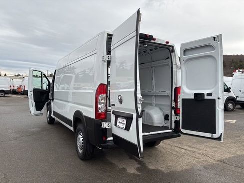 Used 2025 RAM ProMaster 2500 w/ Convenience Group FWD image 13